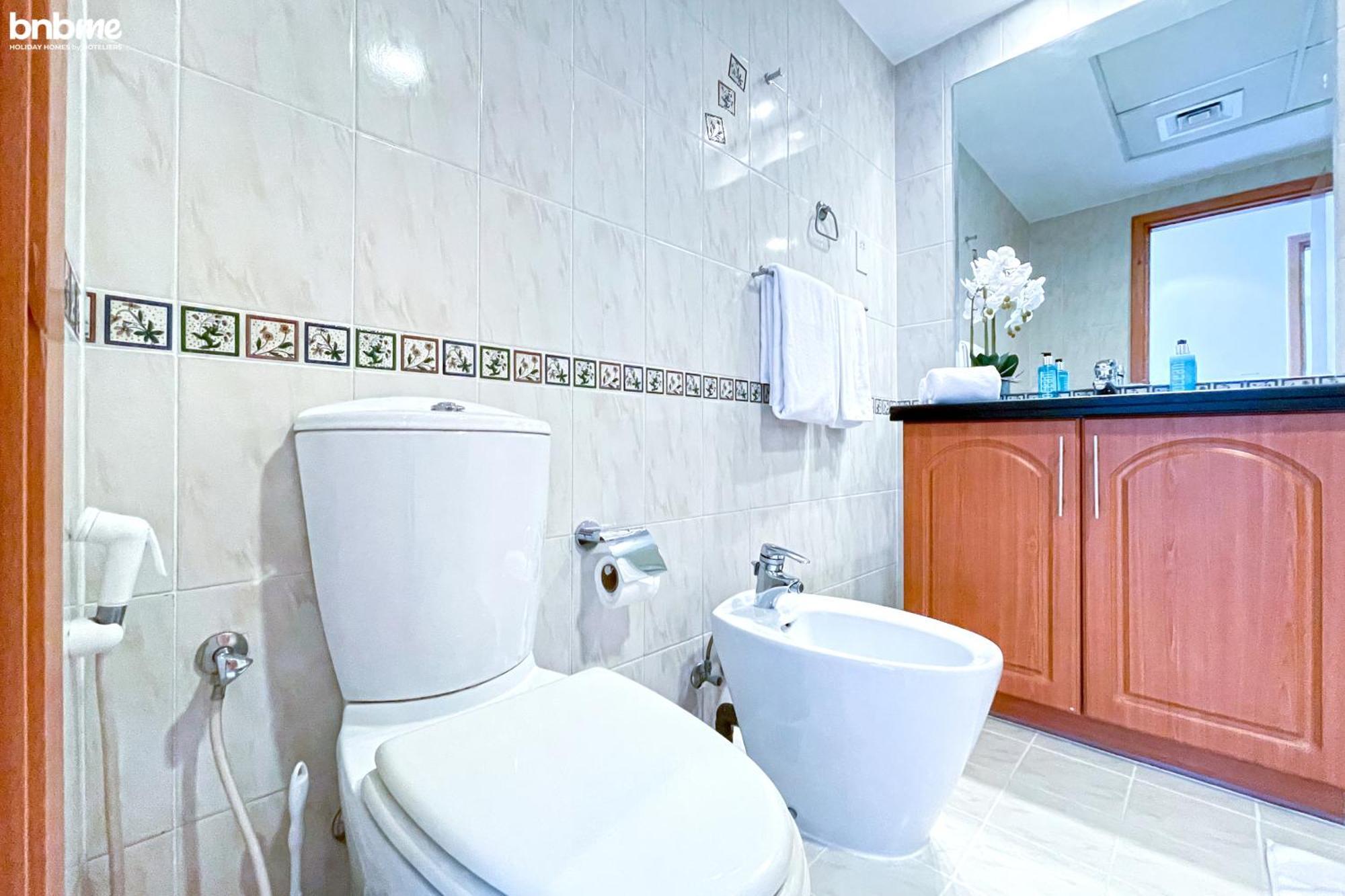 Bnbmehomes - Damac Waves Tower Appartement Dubai